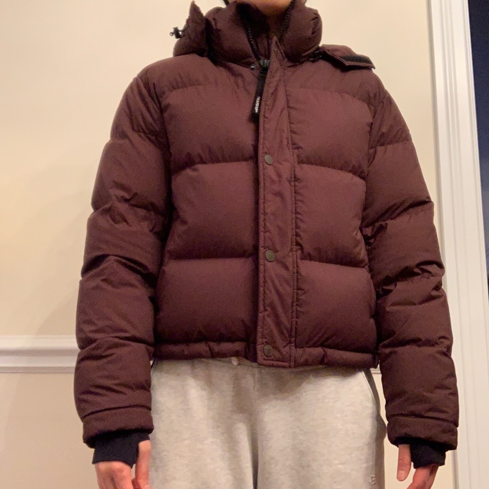 Aritzia Super World THE SUPER PUFF Shorty - Size XS (color Coffee Bean)